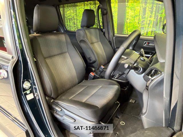Toyota VOXY 2017-12 7226915-7