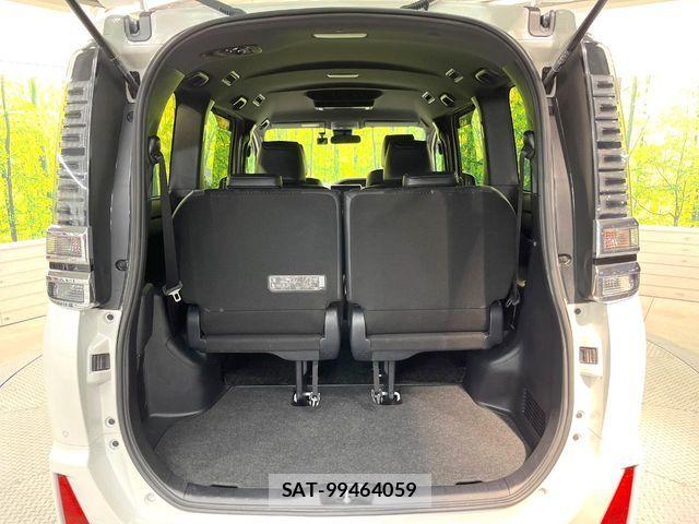 Toyota VOXY 2021-03 7226947-10
