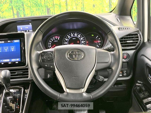 Toyota VOXY 2021-03 7226947-11
