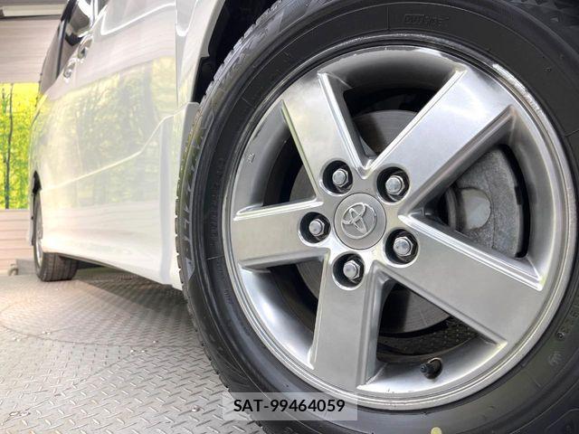 Toyota VOXY 2021-03 7226947-12
