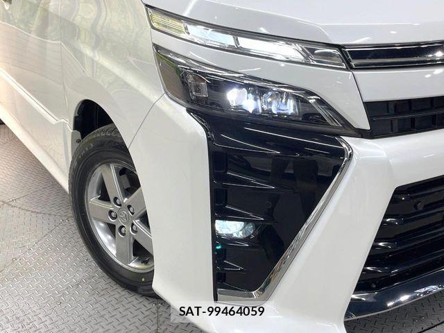 Toyota VOXY 2021-03 7226947-13
