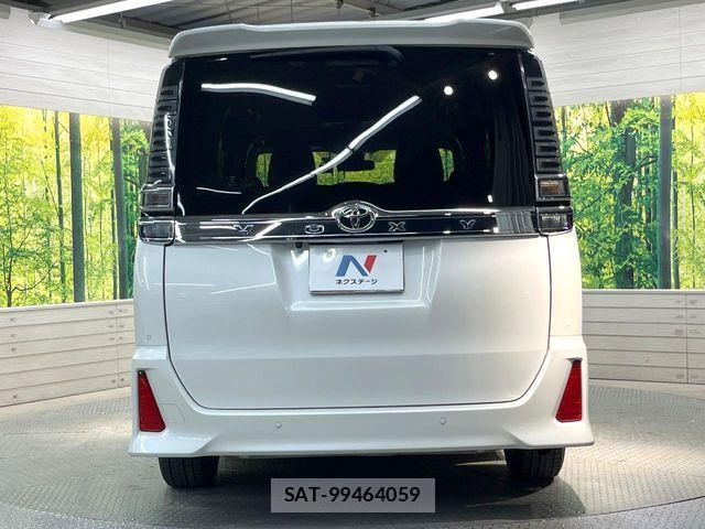 Toyota VOXY 2021-03 7226947-15