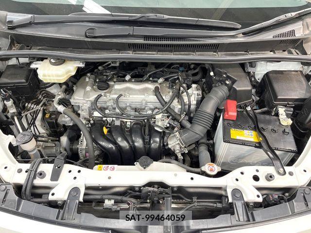 Toyota VOXY 2021-03 7226947-19