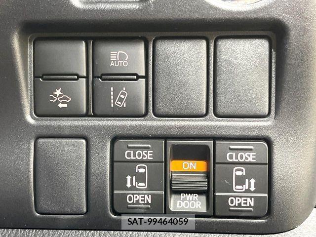 Toyota VOXY 2021-03 7226947-5