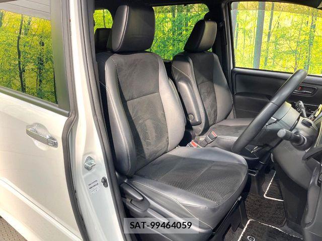 Toyota VOXY 2021-03 7226947-7