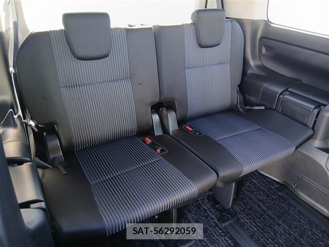 Toyota VOXY 2016-12 7226899-16