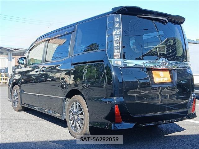 Toyota VOXY 2016-12 7226899-23