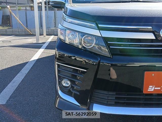 Toyota VOXY 2016-12 7226899-25