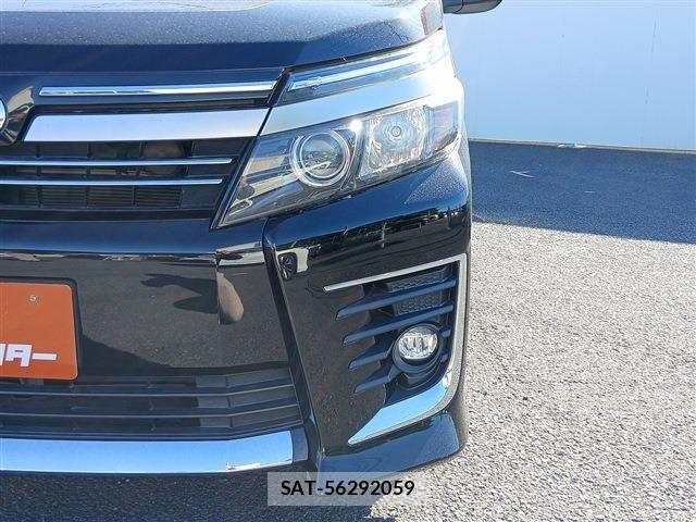 Toyota VOXY 2016-12 7226899-26