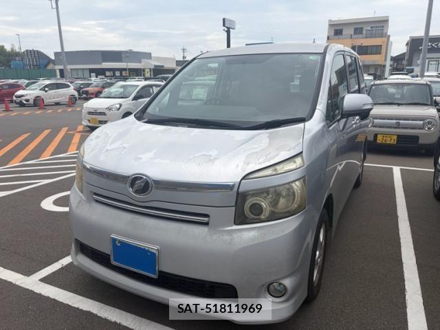 Toyota VOXY 2009-10 7226851-0