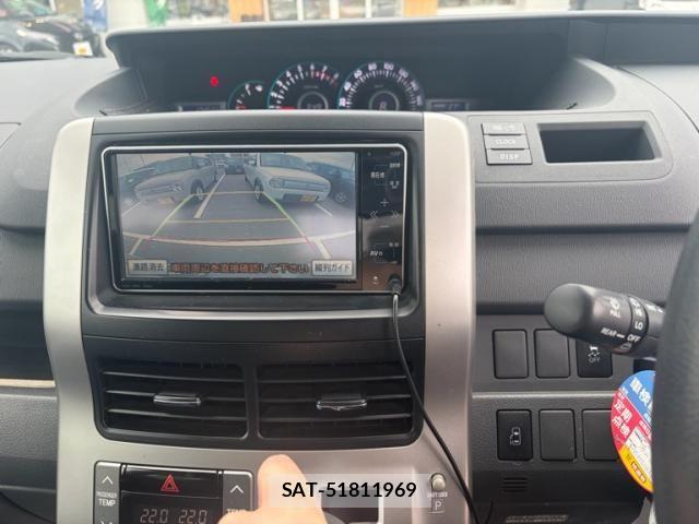 Toyota VOXY 2009-10 7226851-9