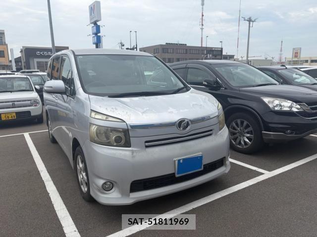 Toyota VOXY 2009-10 7226851-1