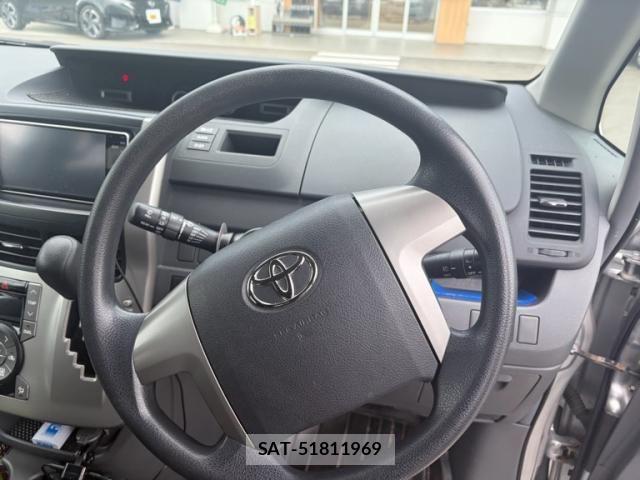 Toyota VOXY 2009-10 7226851-6