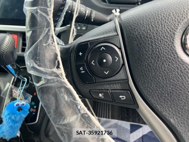 Toyota VOXY 2017-02 7226902-12