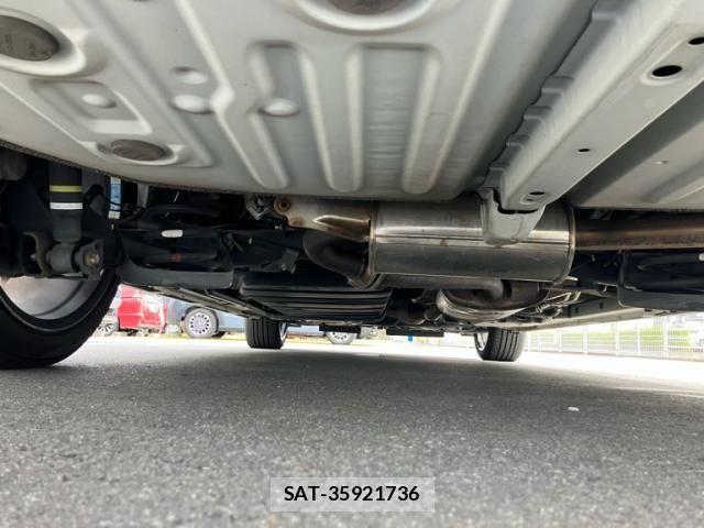 Toyota VOXY 2017-02 7226902-17