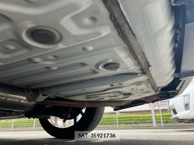 Toyota VOXY 2017-02 7226902-18
