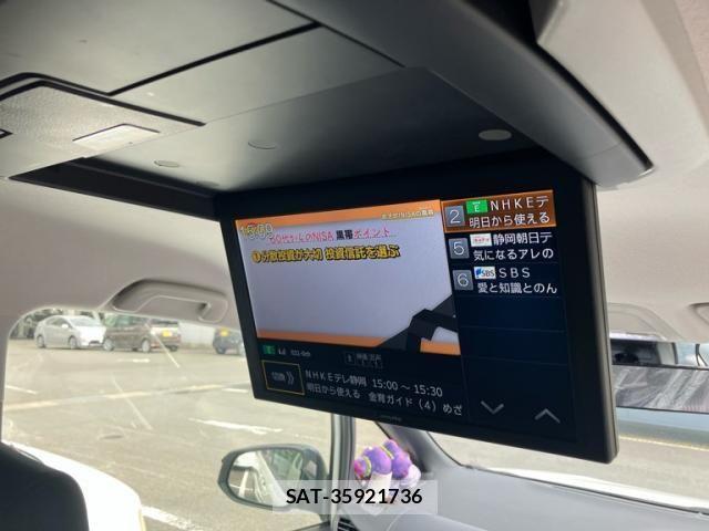 Toyota VOXY 2017-02 7226902-25