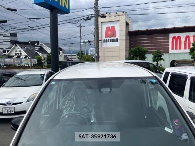 Toyota VOXY 2017-02 7226902-4