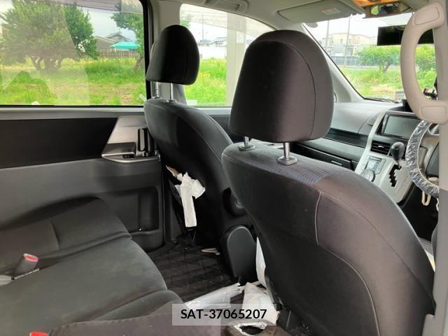 Toyota VOXY 2008-02 7226839-11