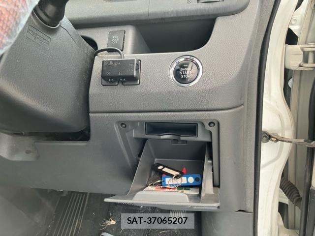 Toyota VOXY 2008-02 7226839-13