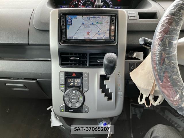 Toyota VOXY 2008-02 7226839-17