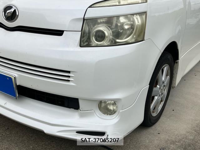 Toyota VOXY 2008-02 7226839-2