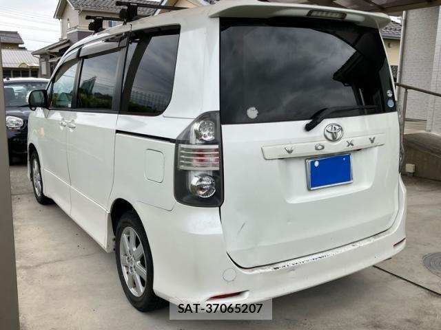 Toyota VOXY 2008-02 7226839-6