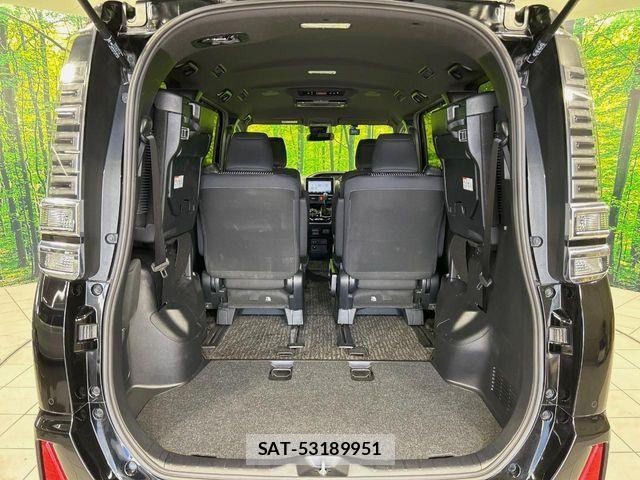 Toyota VOXY 2019-06 7226934-10