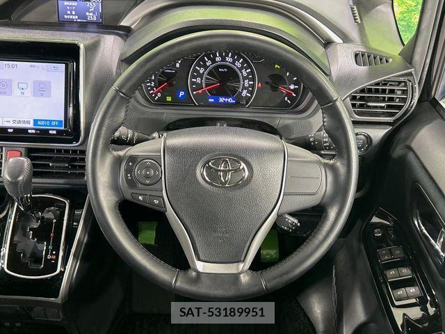 Toyota VOXY 2019-06 7226934-11