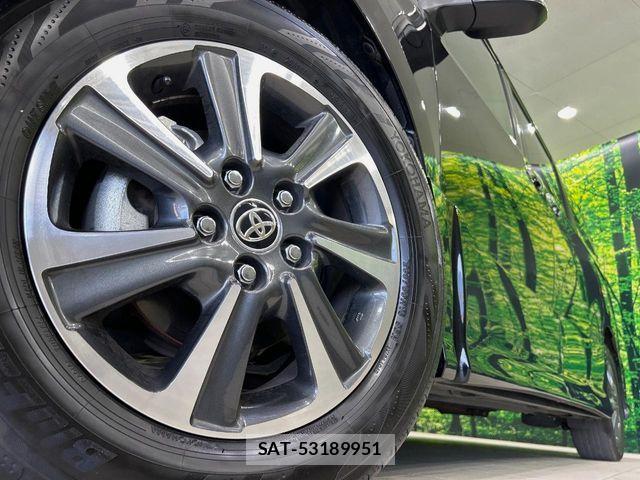 Toyota VOXY 2019-06 7226934-13