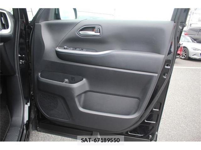 Toyota VOXY 2022-09 7226969-16