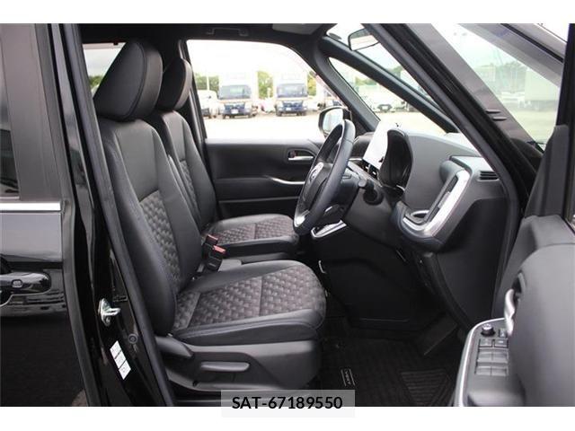 Toyota VOXY 2022-09 7226969-17