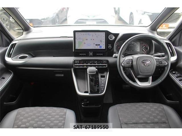 Toyota VOXY 2022-09 7226969-19
