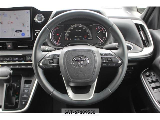 Toyota VOXY 2022-09 7226969-20