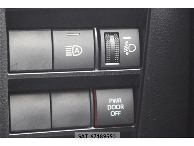 Toyota VOXY 2022-09 7226969-25