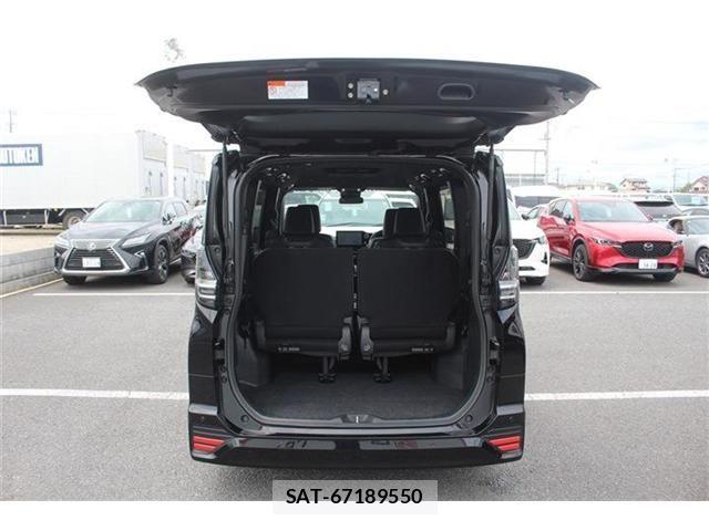 Toyota VOXY 2022-09 7226969-28