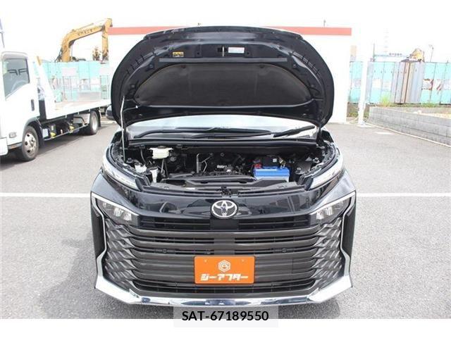 Toyota VOXY 2022-09 7226969-29