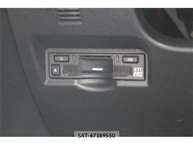 Toyota VOXY 2022-09 7226969-4