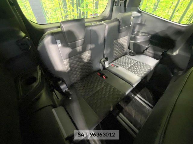 Toyota VOXY 2023-11 7226989-9