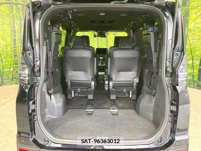 Toyota VOXY 2023-11 7226989-10