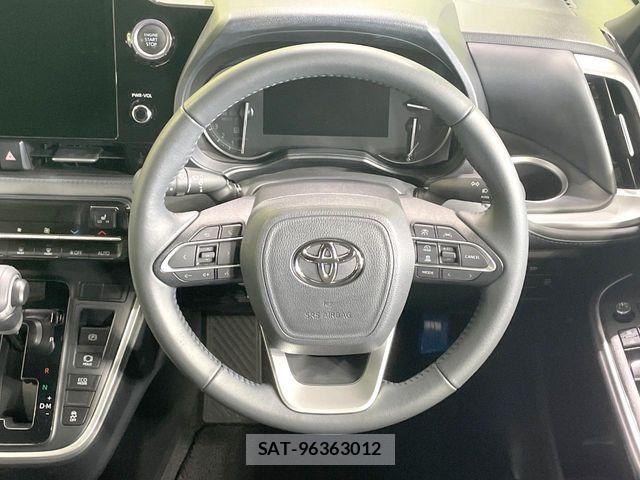 Toyota VOXY 2023-11 7226989-11