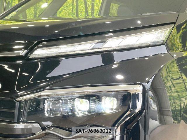 Toyota VOXY 2023-11 7226989-12