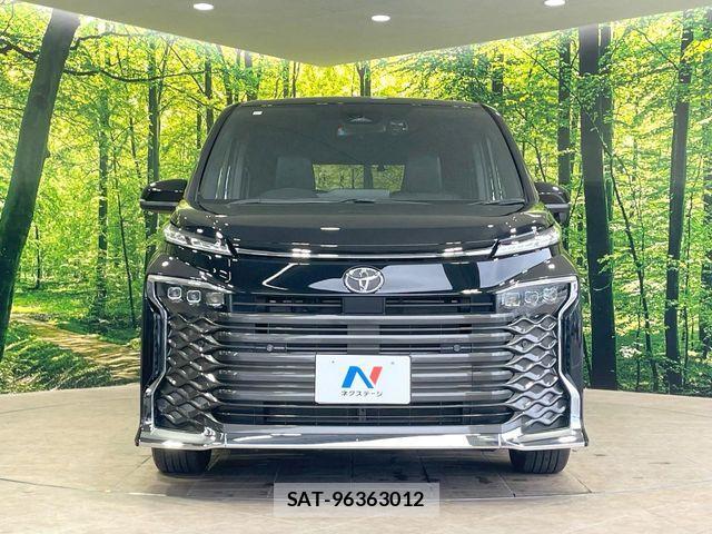 Toyota VOXY 2023-11 7226989-14
