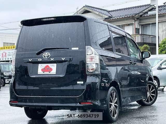 Toyota VOXY 2008-03 7226838-2