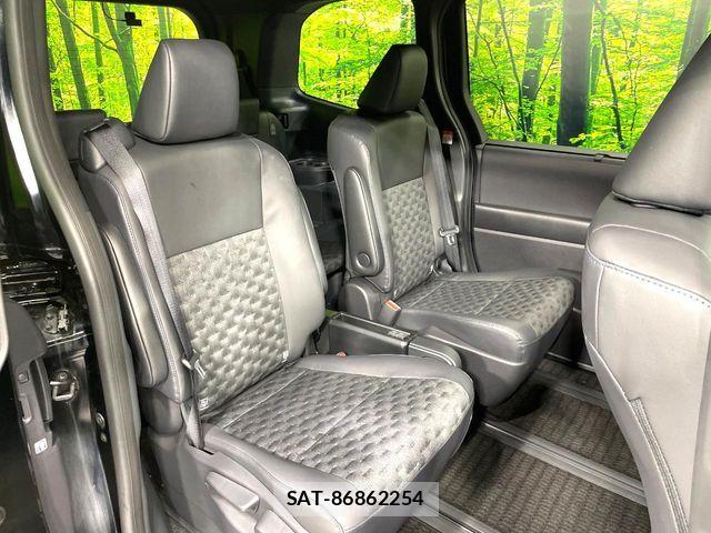 Toyota VOXY 2024-09 7226990-10