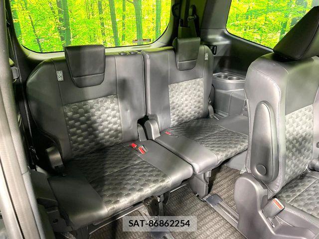 Toyota VOXY 2024-09 7226990-11