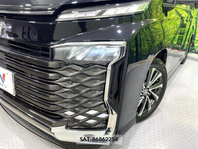 Toyota VOXY 2024-09 7226990-13