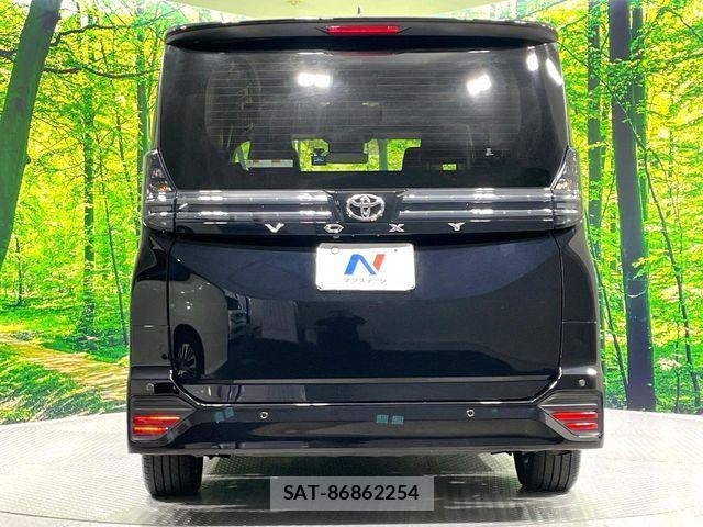 Toyota VOXY 2024-09 7226990-16