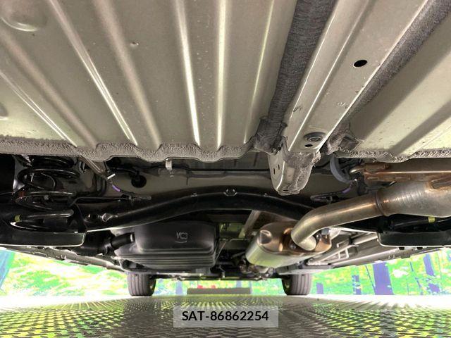 Toyota VOXY 2024-09 7226990-18