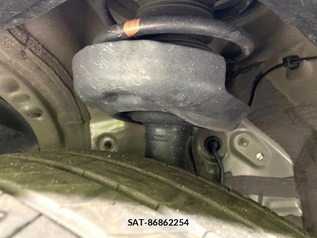 Toyota VOXY 2024-09 7226990-19